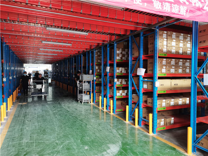 鄭州閣樓貨架平臺(tái)項(xiàng)目案例